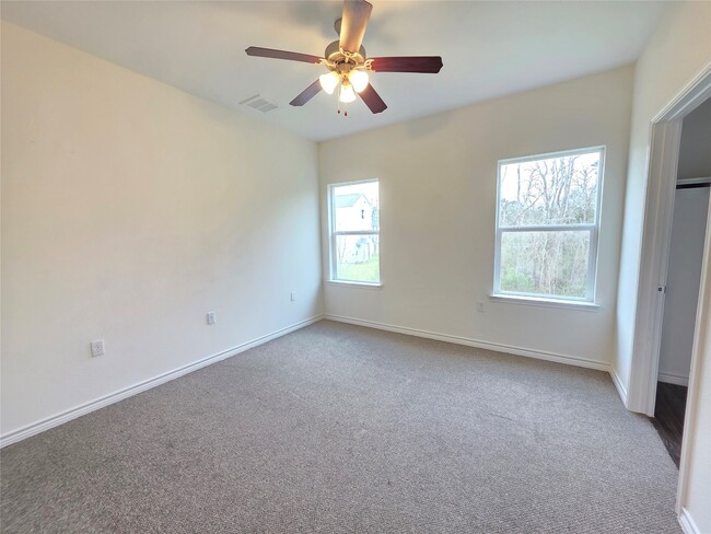 Photo - 6110 White Oak Dr