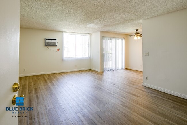 Photo - 5452 Corteen Pl Unit 25