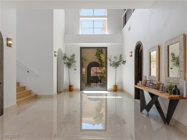 Photo - 190 Inveraray Ct