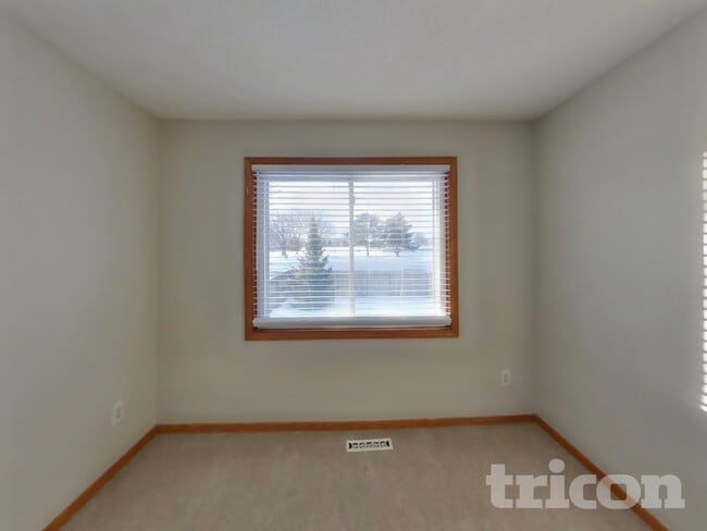 Photo - 3967 156th St W