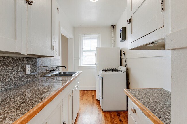 Photo - East Evans Apartments