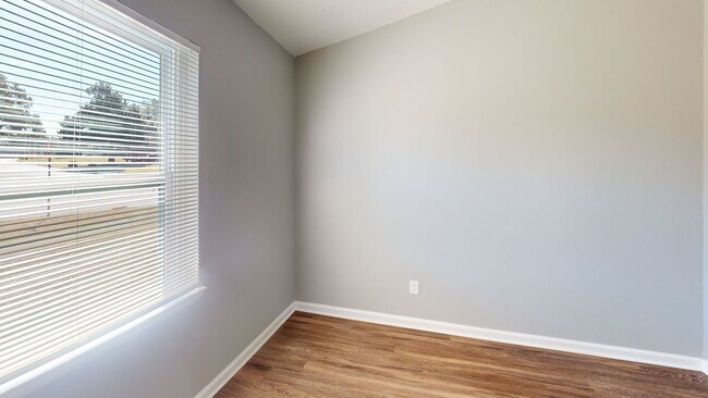 Photo - 938 Bramblewood Ln