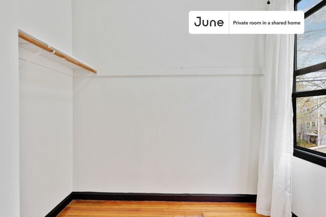 Photo - Room in Shared 4 bed/2.5 bath home Unidad C