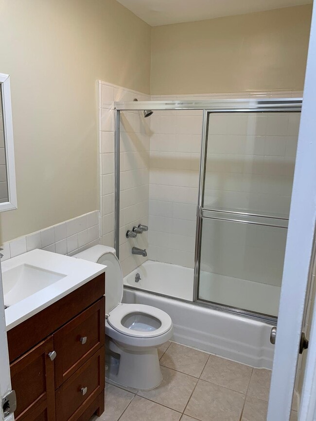Bathroom - 3677 Jasmine Ave