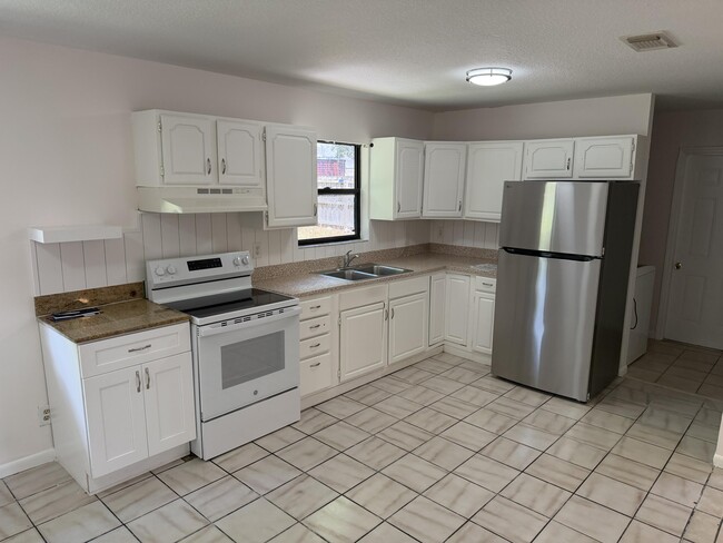 Photo - 17359 Sapp Pl