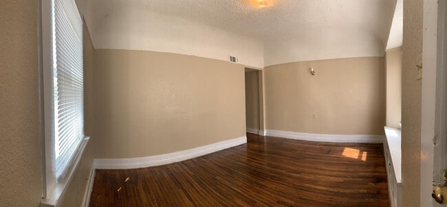 Photo - 1100 Wallace St