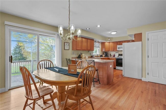 Photo - 1037 Main Rd