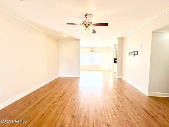 Photo - 23 Courtyard Cir