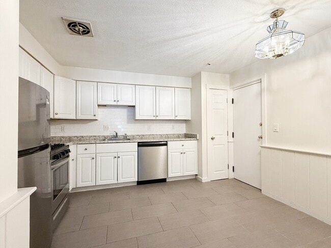 Photo - 80 Walnut St Unidad 402