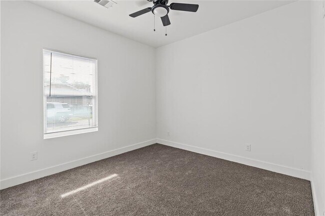 Photo - 8501 Denby St