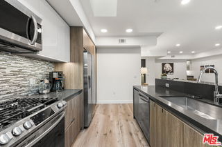 Photo - 4806 Sylmar Ave