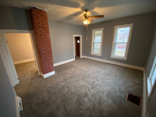 Photo - 2535 Avenue B