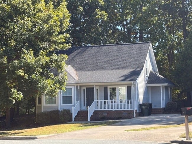 Building Photo - ~~~~ Beautiful Cape Cod Home ~~~~