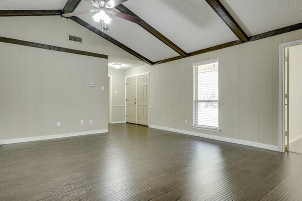 Sala de estar/sala familiar - 417 E Kearney St