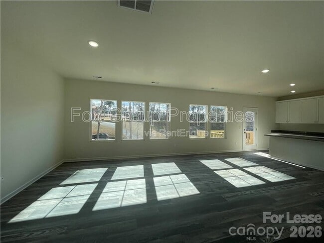 Photo - 582 30th Ave Cir NE