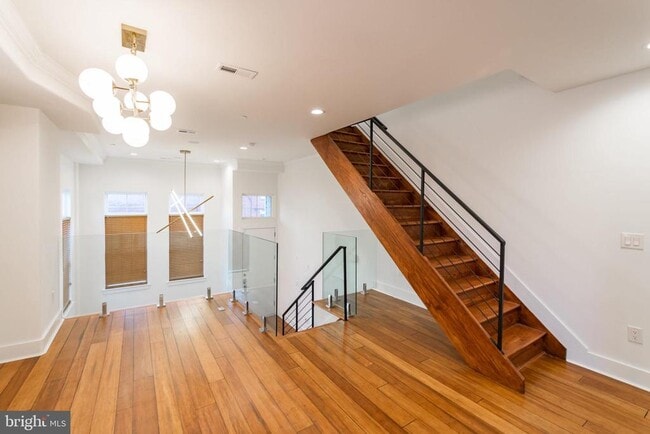 Photo - 601 McClellan St