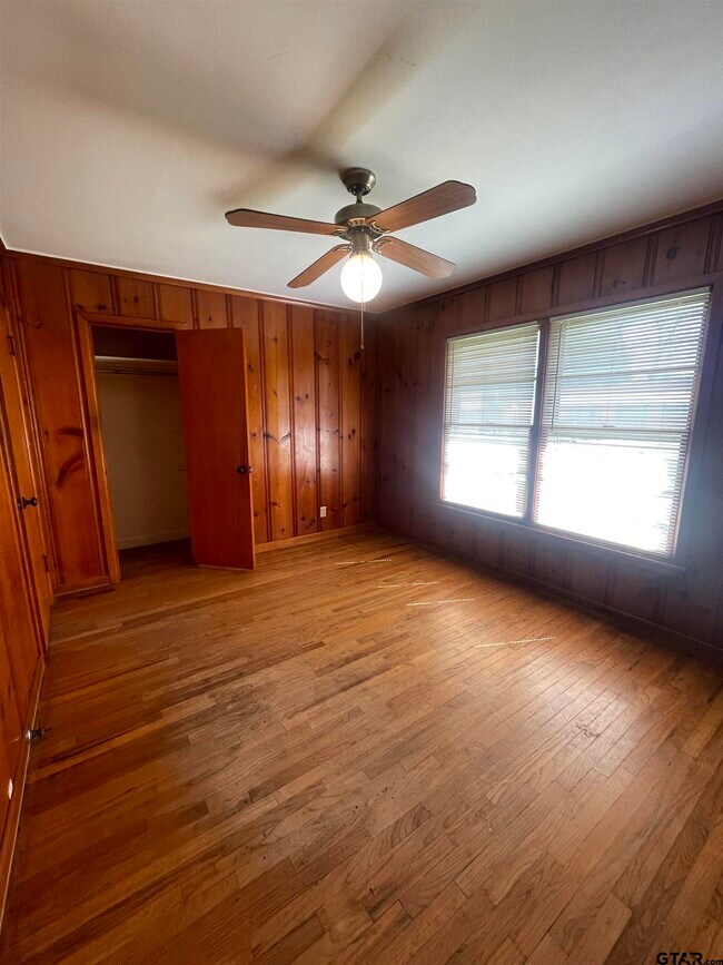 Photo - 1014 Guinn Dr