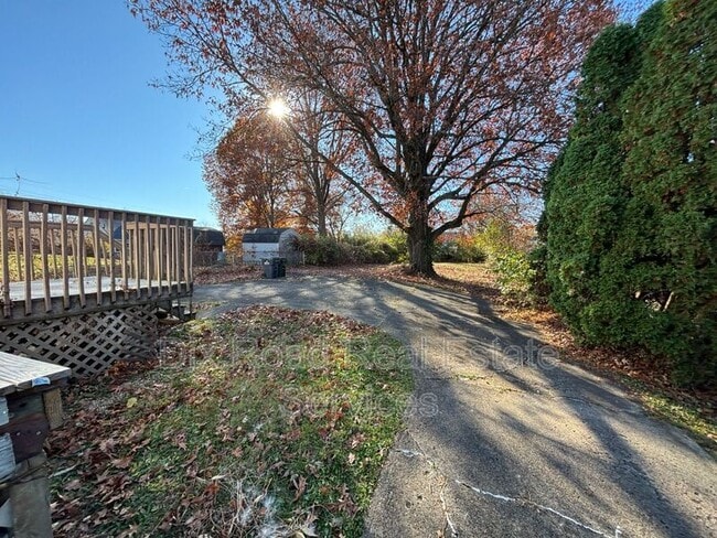 Photo - 4539 Mayhew Ave