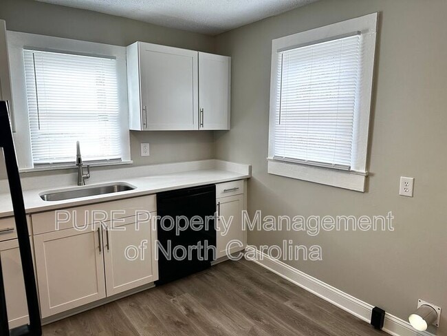 Photo - 208 S Lexington Dr