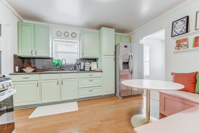 Photo - 1115 Morris St