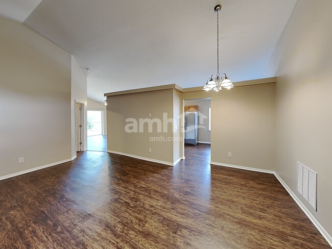 Photo - 1017 Shale Trail St