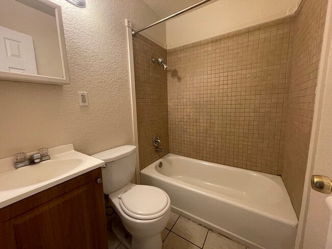 Photo - 2704 W 15th St