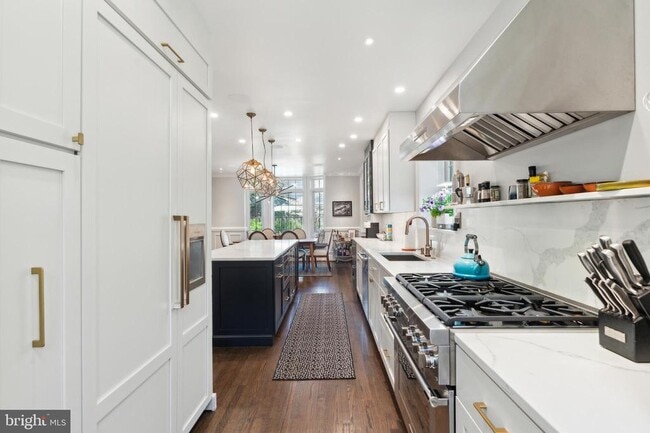 Photo - 2916 New Mexico Ave NW