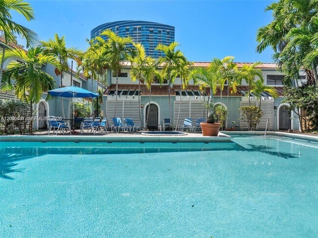 3808 NE 6th Ave