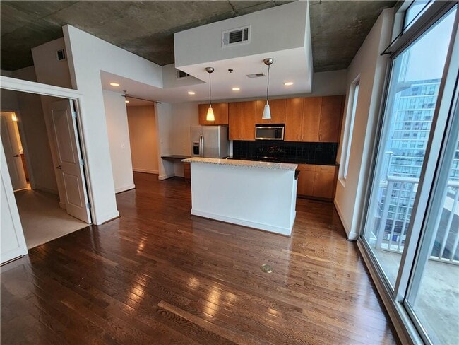 Building Photo - 44 Peachtree Pl NE Unit 1327