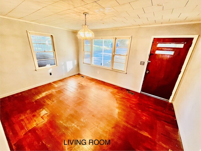 Photo - 1033 W 33rd St