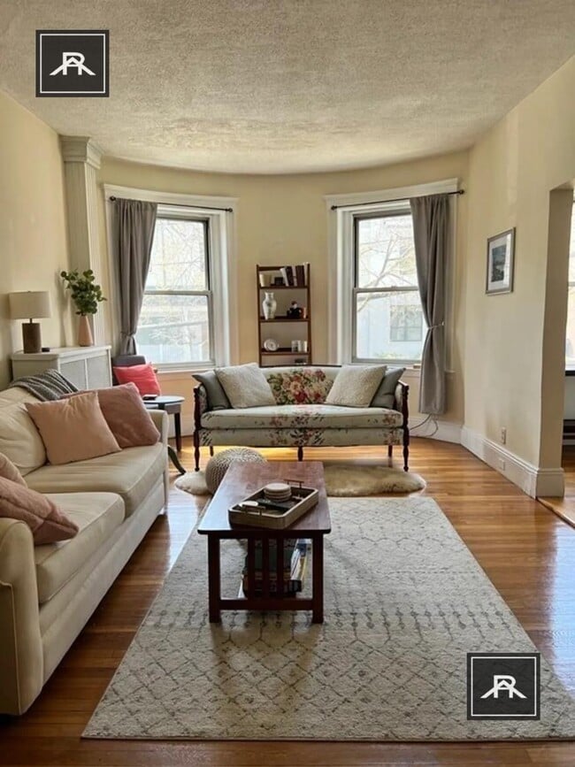 2 bedroom in Brookline MA 02446 - 2 bedroom in Brookline MA 02446 Condo Unit 1