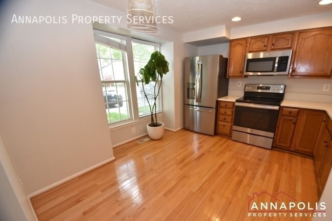 Photo - 571 Quaker Ridge Ct