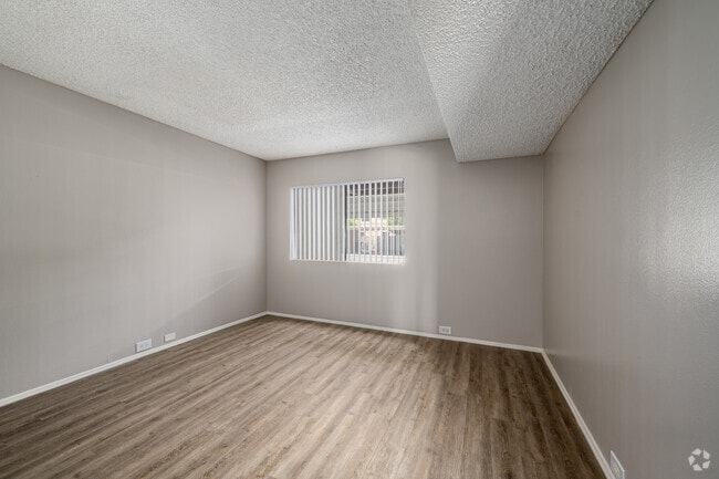 2BR, 2BA - 1,055SF - Second Bedroom
