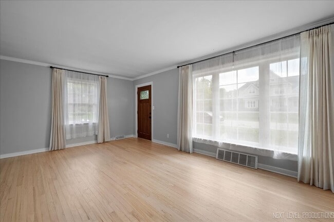 Photo - 40 S Pine St