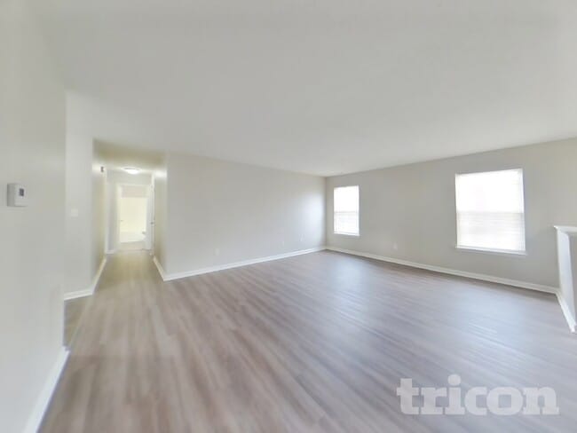 Photo - 703 Sweet Creek Dr