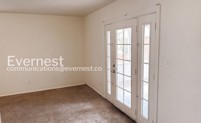 Photo - 3Bed/2Bath with Fenced Yard/ Available Now!