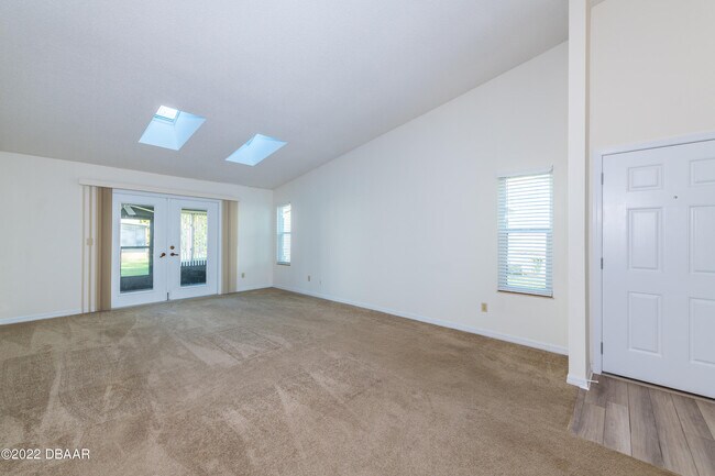 Photo - 157 Bob White Ct Unidad 1570