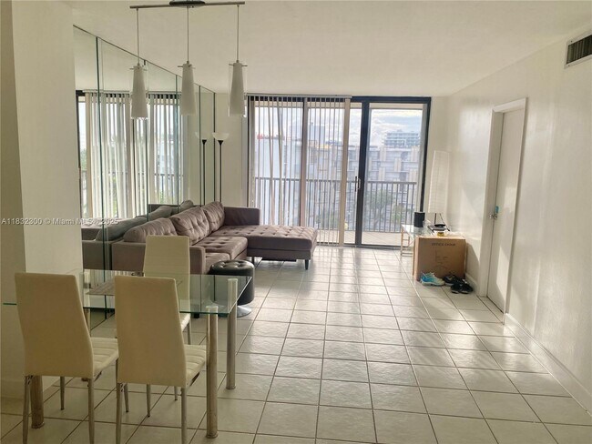 Building Photo - 3101 N Country Club Dr Unit 801 Rental