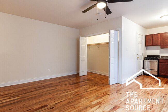 Photo - 809 W Cornelia Ave