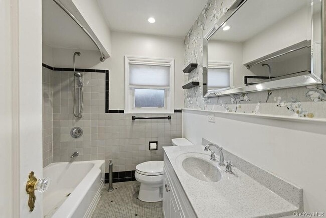 Photo - 90 Beverly Ave