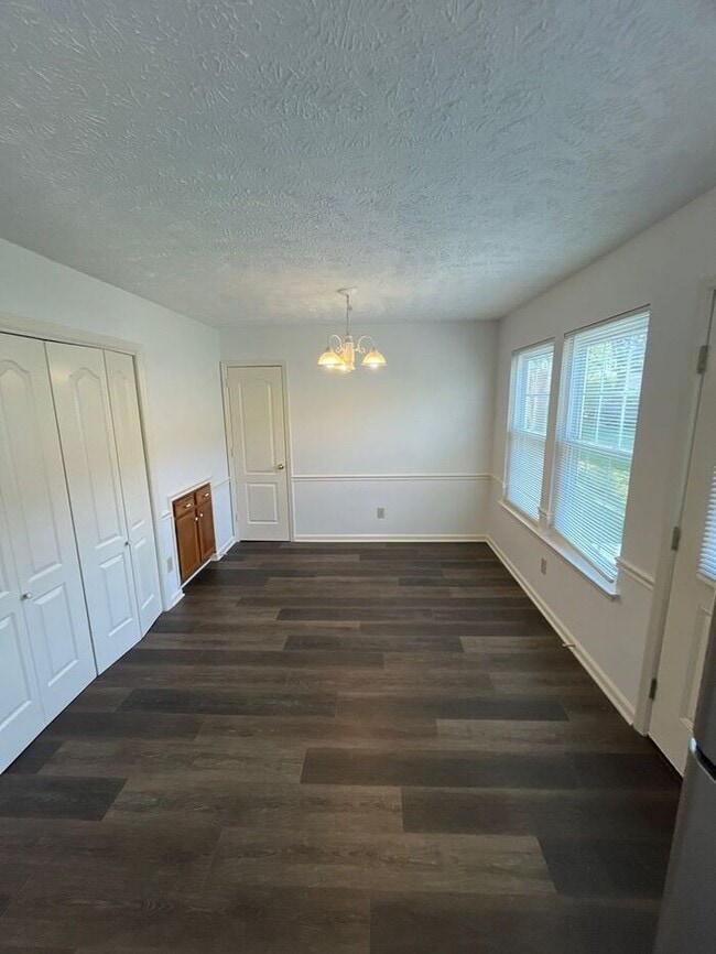 Photo - 605 Federal Ct