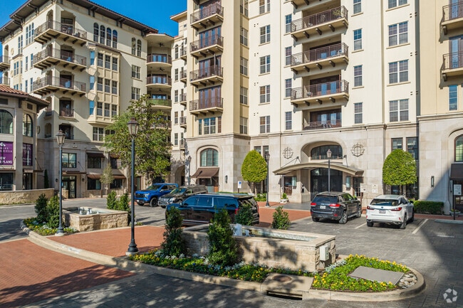 Main Entry & Leasing Office