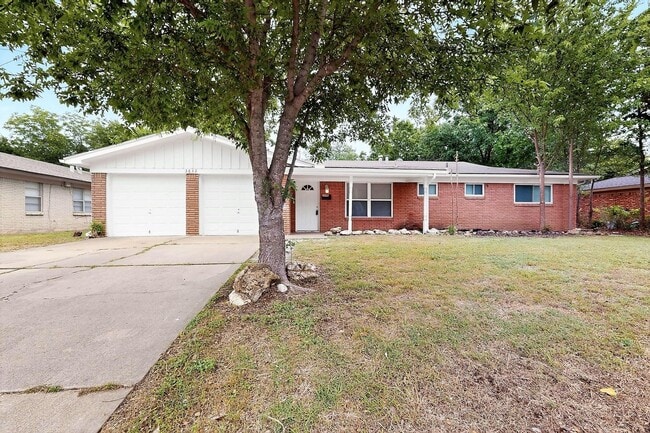 Building Photo - 3632 Venice Dr