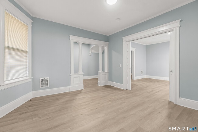 Photo - 105 Carleton Ave