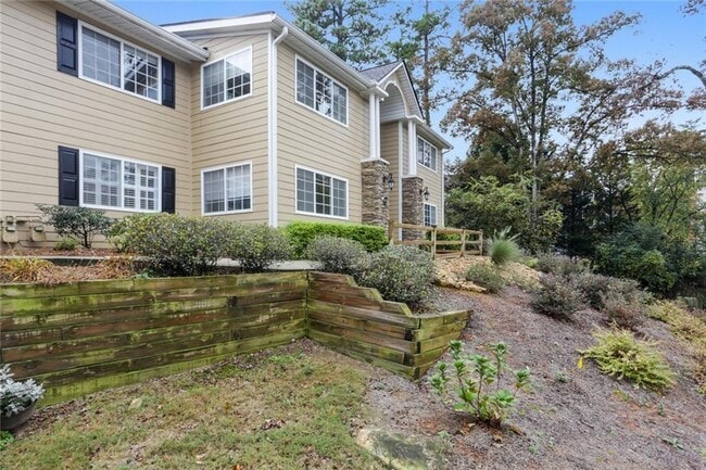 Building Photo - 1468 Briarwood Rd NE Unit 1005