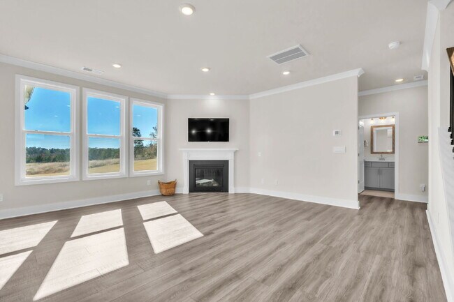 Photo - Elegant 5BR/4BA Home Minutes from the Swam...