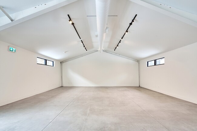 Photo - 329 Catherine St