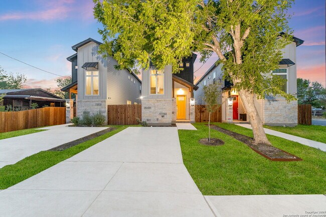 Building Photo - Charming 3-Bed Custom Luxury Rental with 2.5 Baths near Downtown San Antonio – 1668 Sq Ft of Comf...