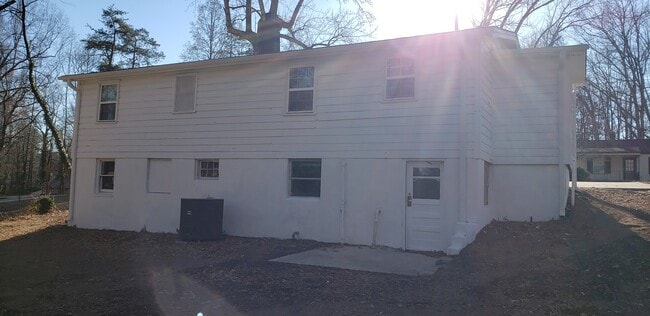 Photo - 1711 Alexsandria Rd