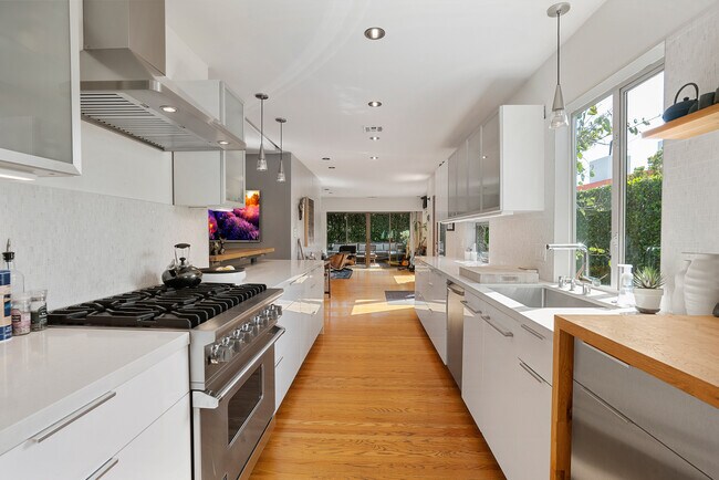 Photo - 1666 S CURSON Ave